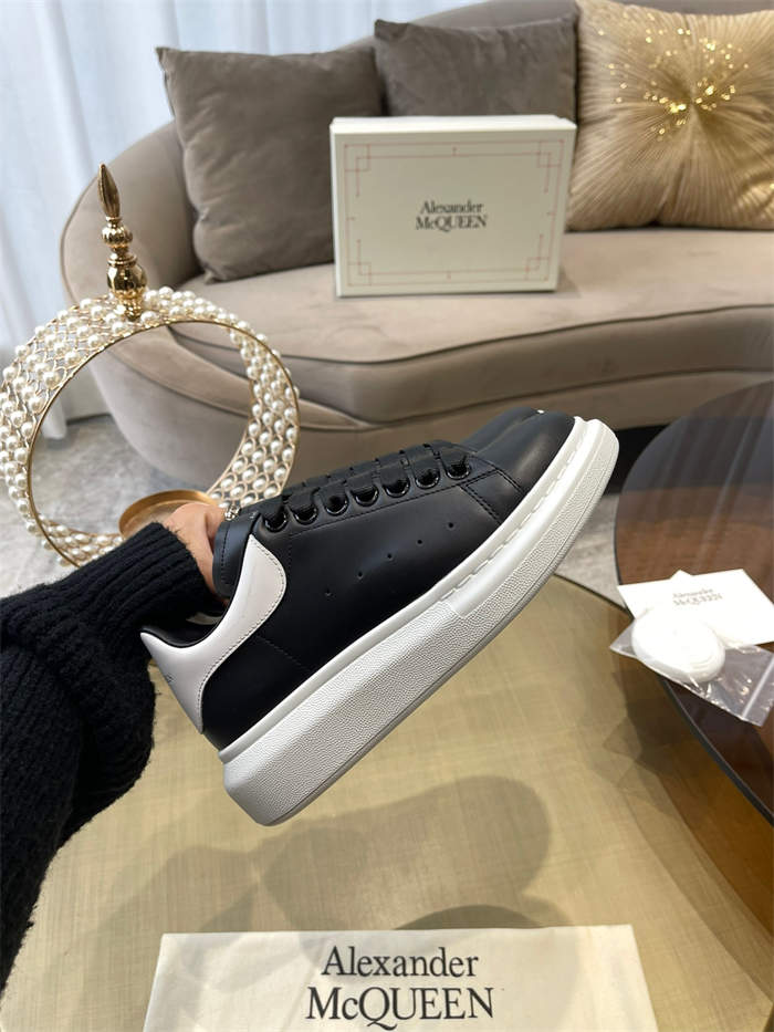 ale*d*r M*Q*en oversized