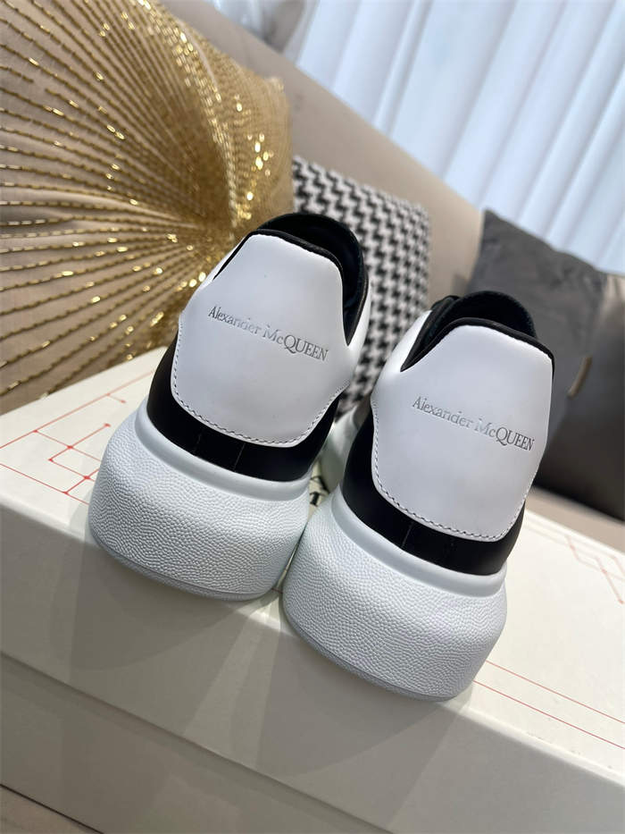 ale*d*r M*Q*en oversized