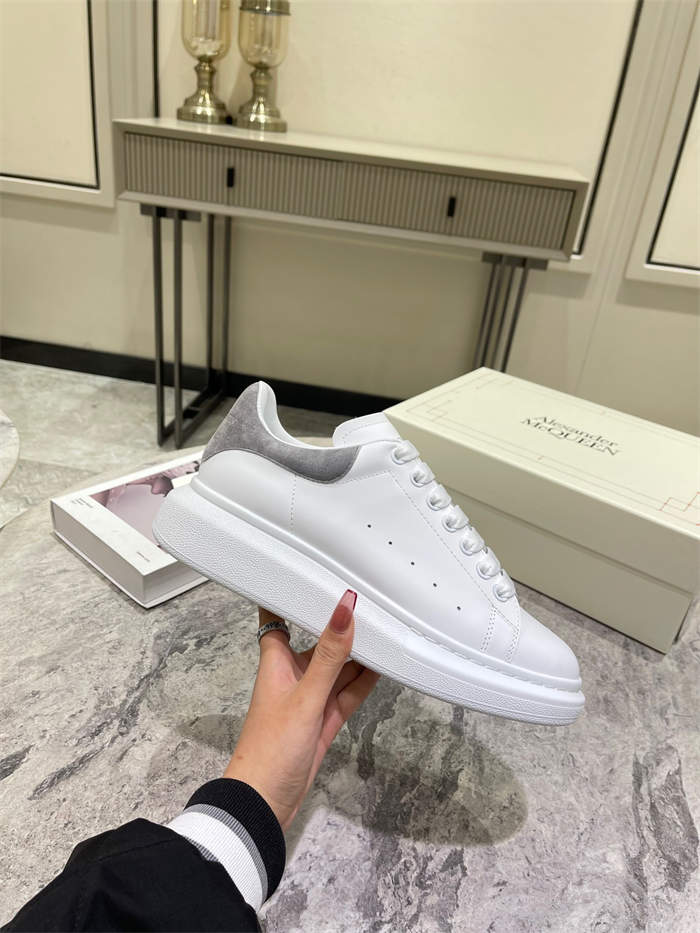 ale*d*r M*Q*en oversized