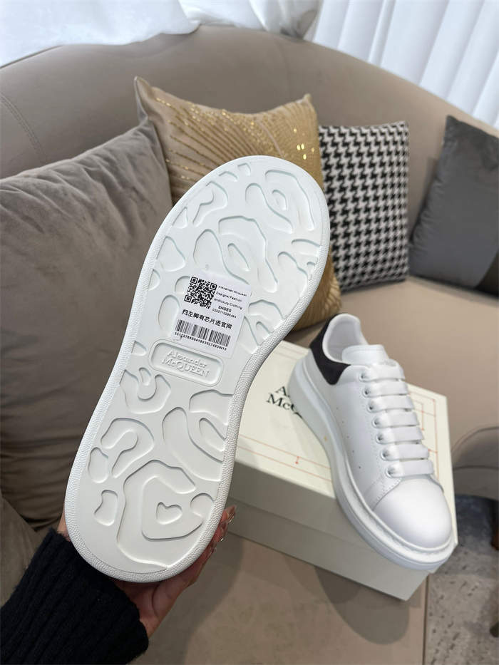 ale*d*r M*Q*en oversized