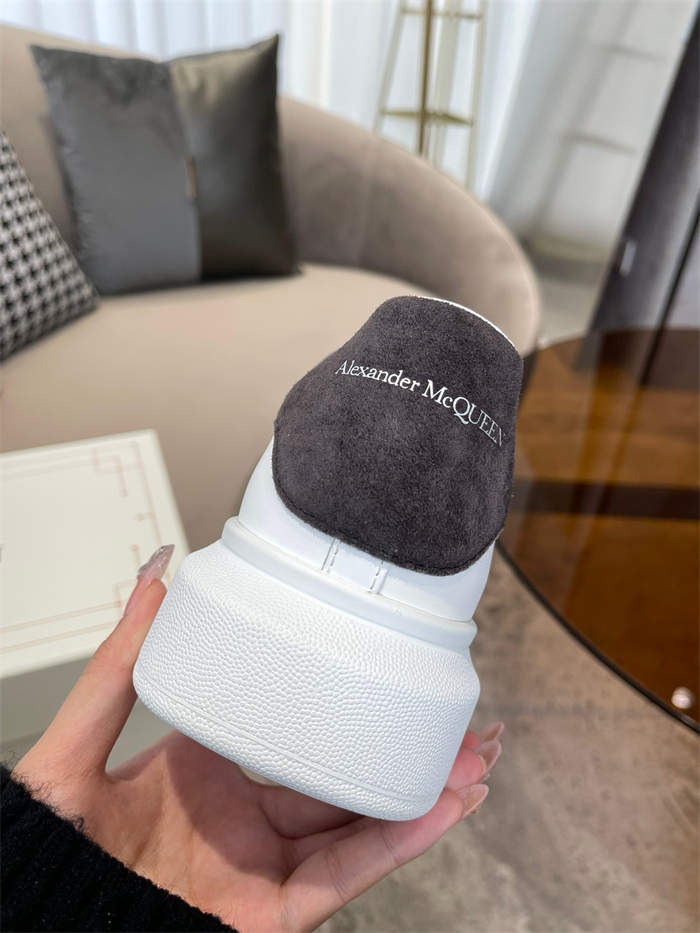 ale*d*r M*Q*en oversized