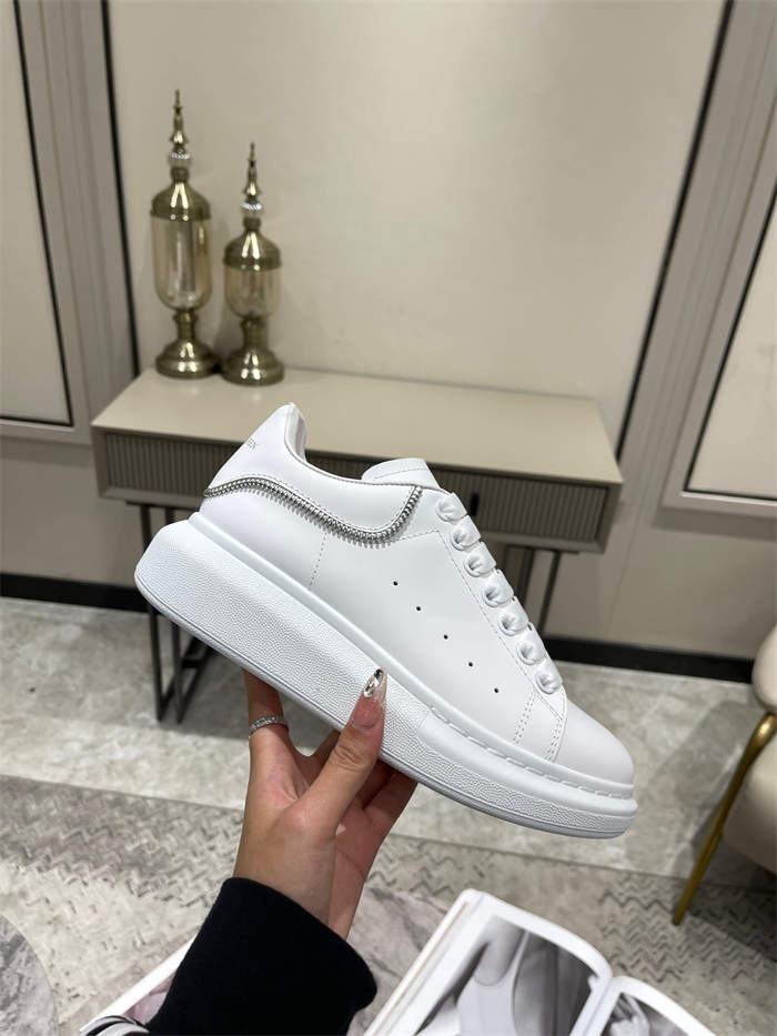 ale*d*r M*Q*en oversized