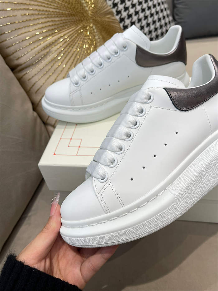 ale*d*r M*Q*en oversized