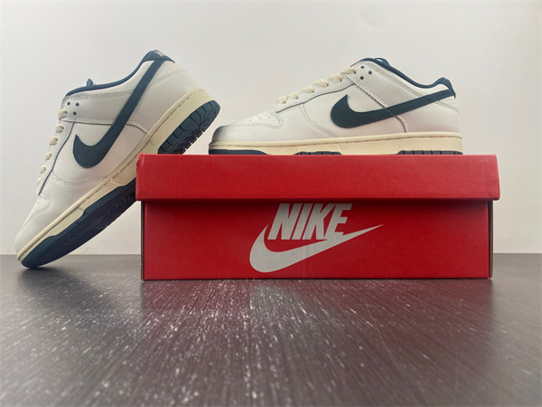5K1 Nike Dunk Low “Athletic Department”