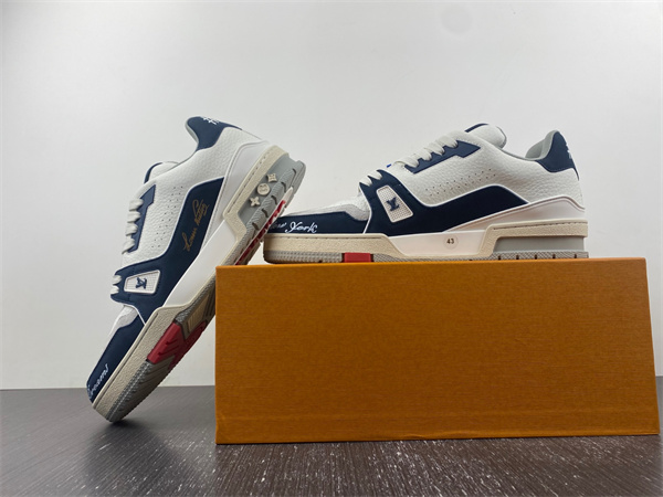 x2 l**is V*t*n lv trainer #54