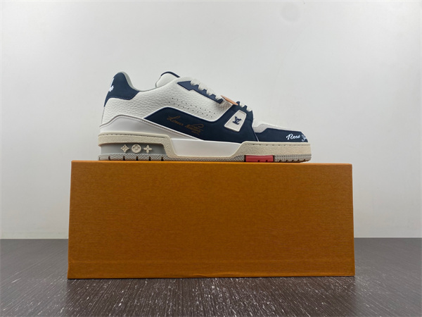 x2 l**is V*t*n lv trainer #54