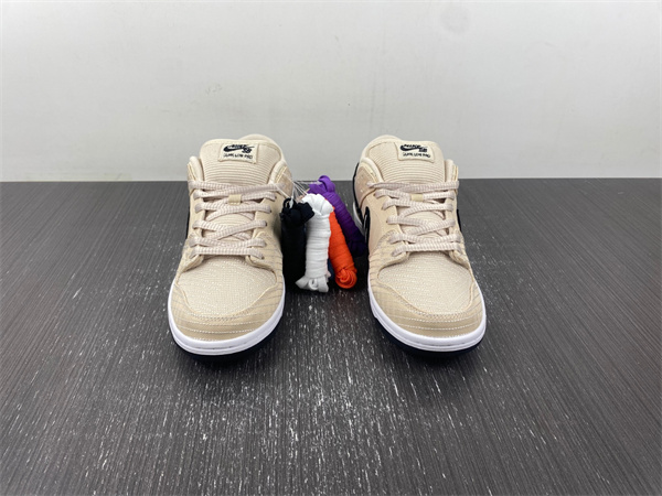 Nike SB Dunk Low Albino & Preto