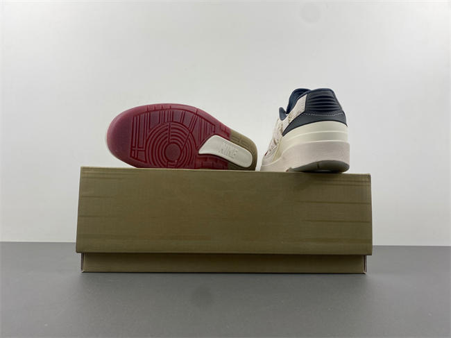 Lv Trainer Sneaker 26