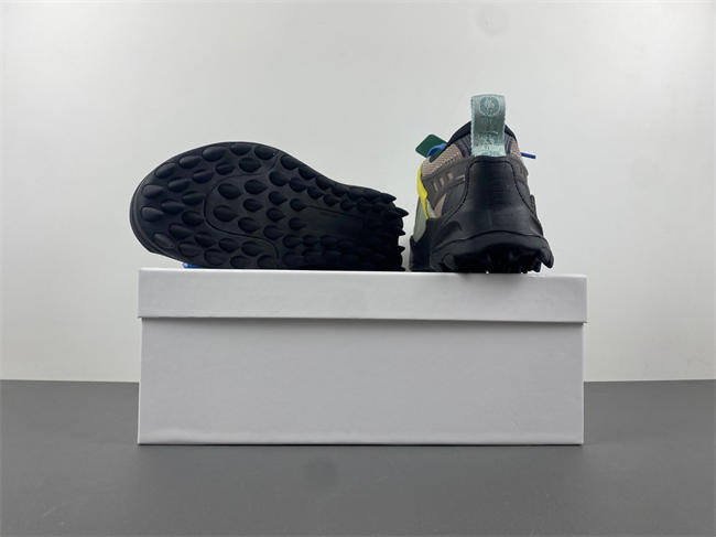 Off-White c/o Virgil Abloh