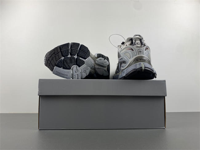 Ba*len*cia*ga -runner  772774 w3rmu 2000