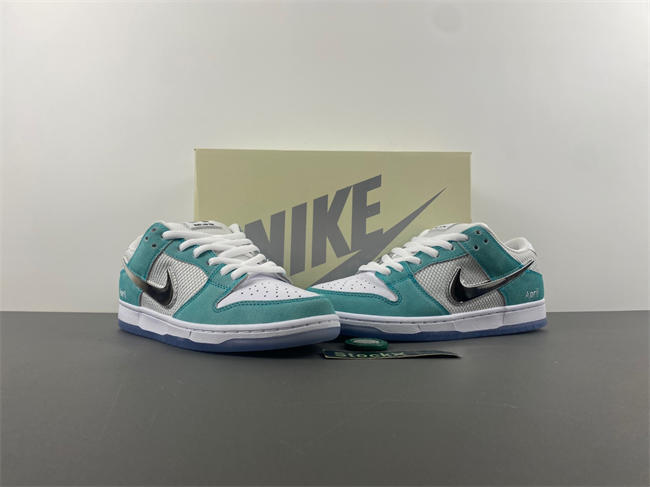 Dunk SDCAI*NIKE SB Low  FD2562-400