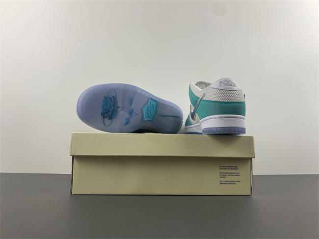 Dunk SDCAI*NIKE SB Low  FD2562-400