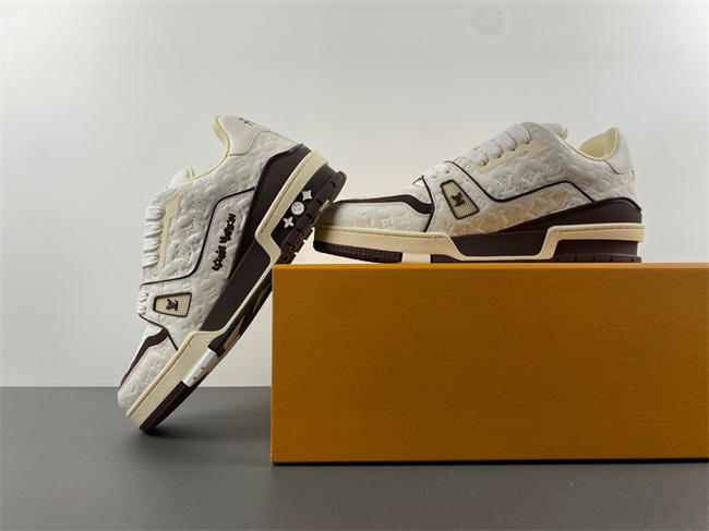 l**is V*t*n lv trainer 25