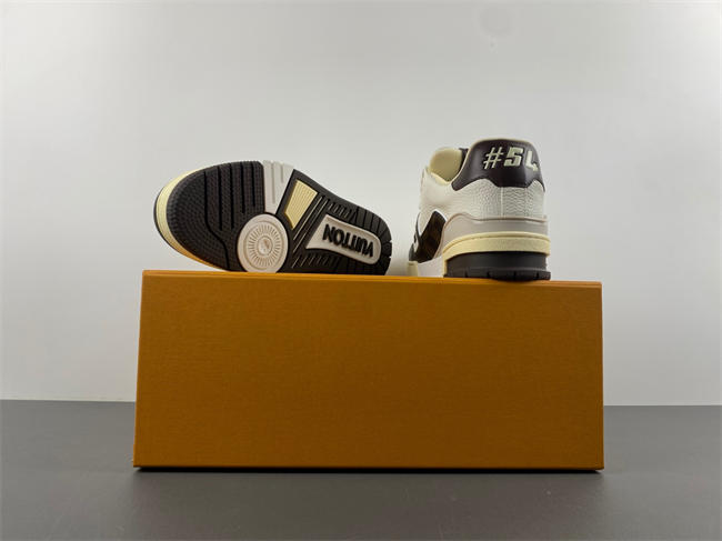 l**is V*t*n lv trainer 26