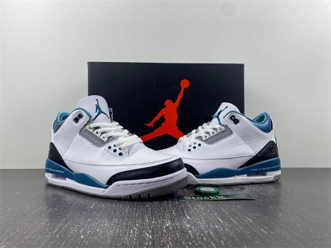 Air Jordan 3 Retro  136064-660