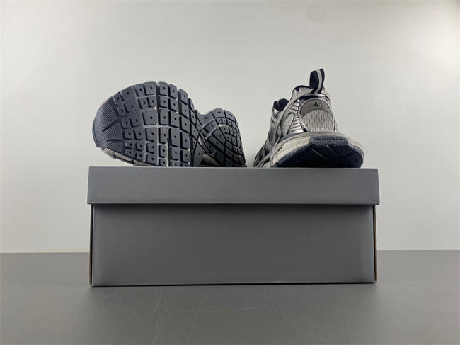 Ba*len*cia*ga phantom sneaker  778698 w3xll 7598