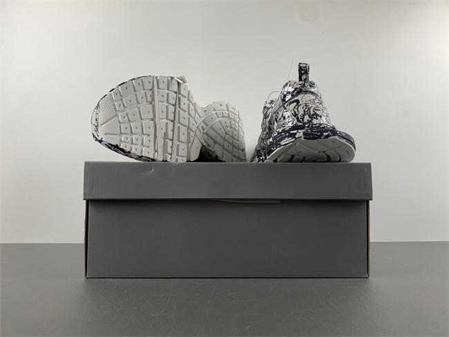 十IAGA -PHANTOM SNEAKER 734734 W3XDC 0135