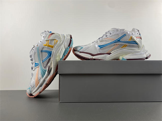 Ba*len*cia*ga  772774-w3rny-0326