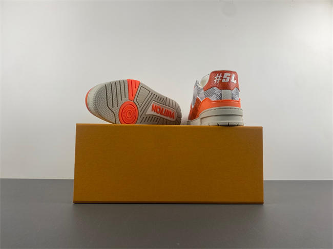 l**is V*t*n lv trainer