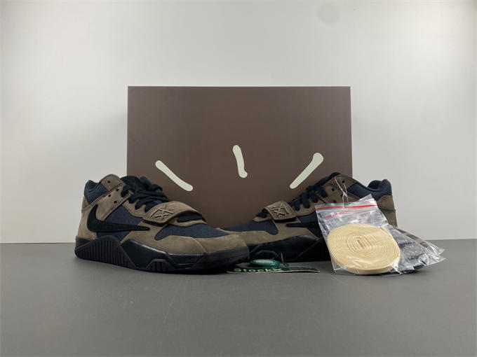 Travis Scott x Air Jordan 1 Low JACK FZ8117-204