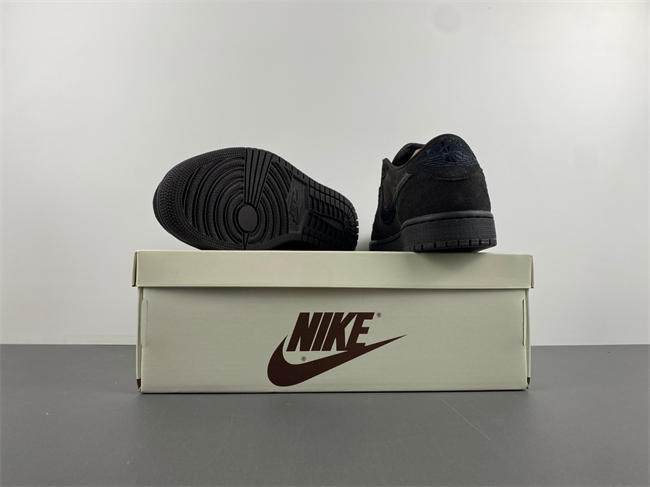 Travis Sco tt x Air Jordan 1 Low OG  DM7866-202