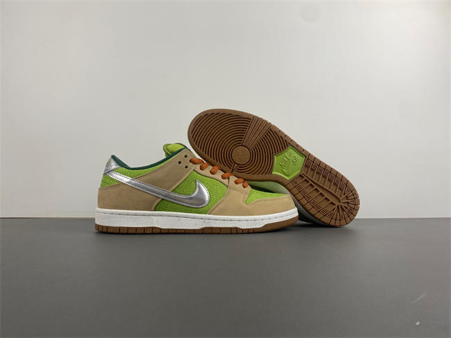 Nike SB Dunk Low “Escargot”  FQ7585-200
