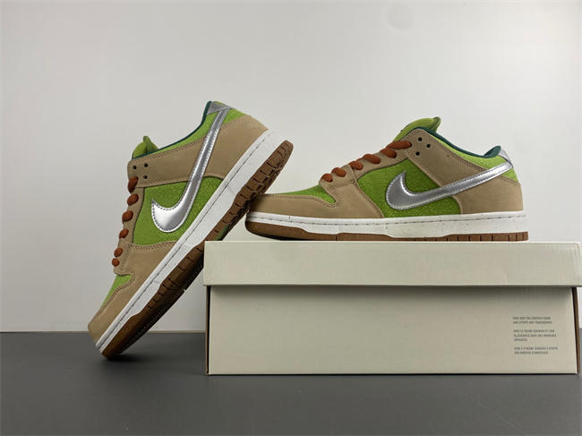 Nike SB Dunk Low “Escargot”  FQ7585-200