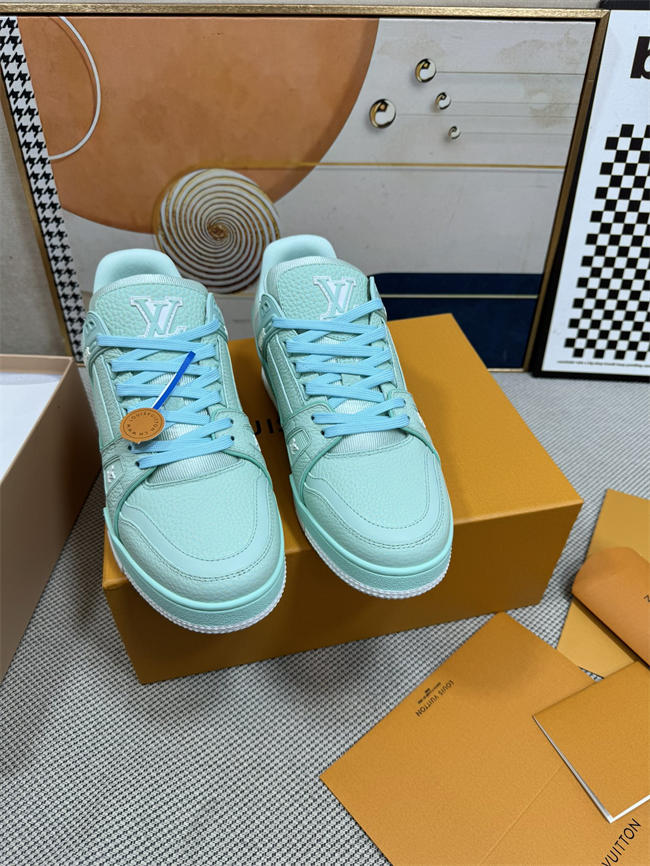 Lv Trainer Sneaker