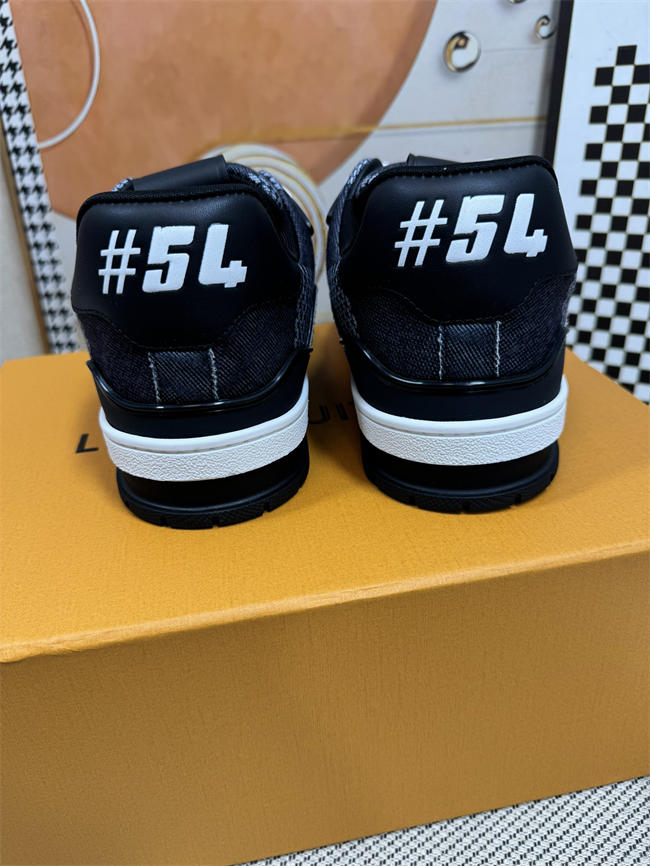 Lv Trainer Sneaker