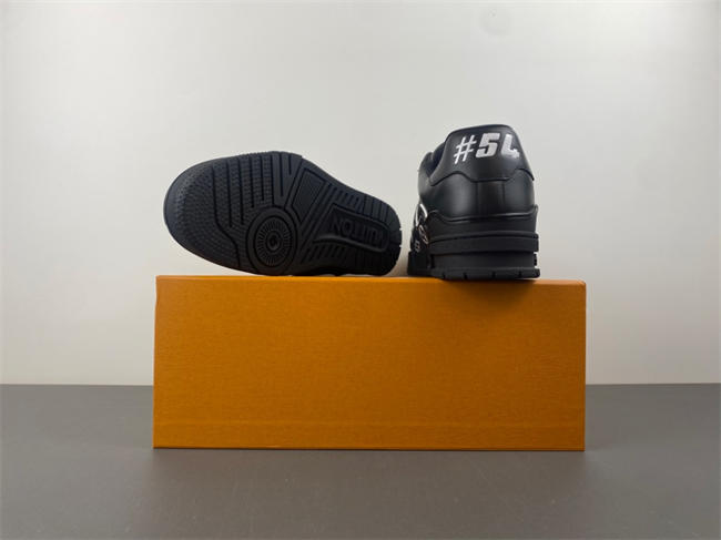 l0*is V*t0n lv trainer