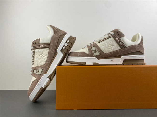 l0*is V*t0n lv trainer