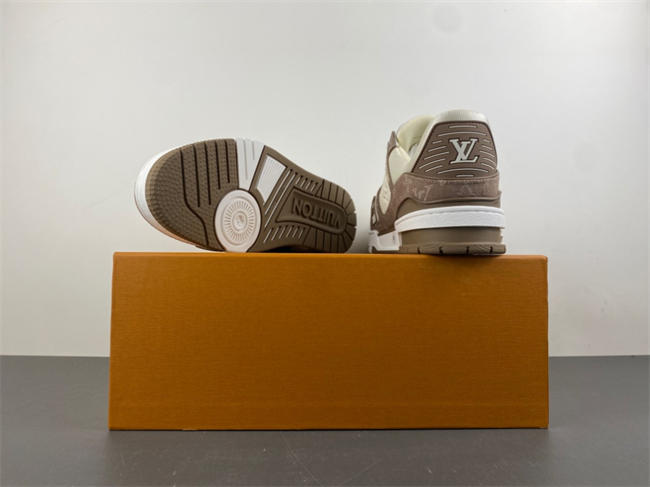 l0*is V*t0n lv trainer