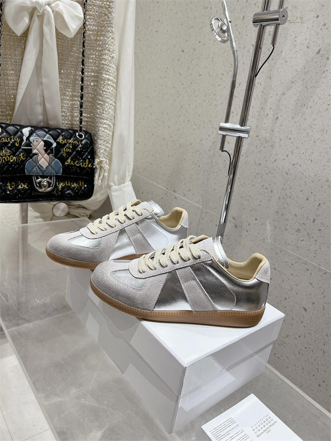 ma*s*n martin Ma*i*la sneaker